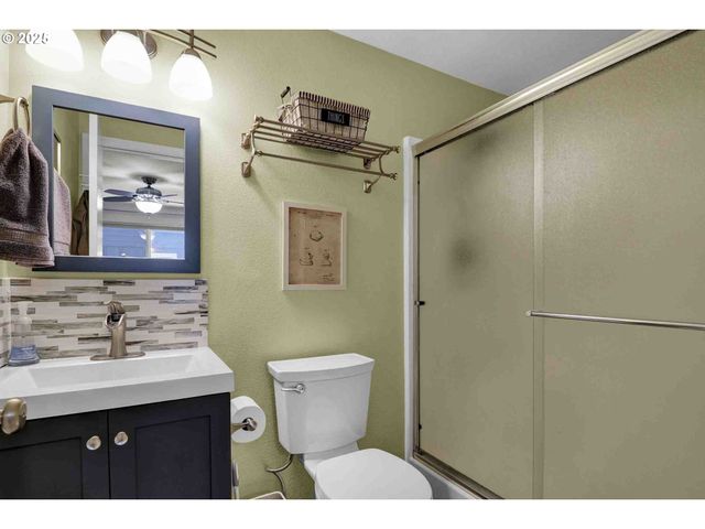 5986 ROMBAUER Rd, Eugene, OR 97402