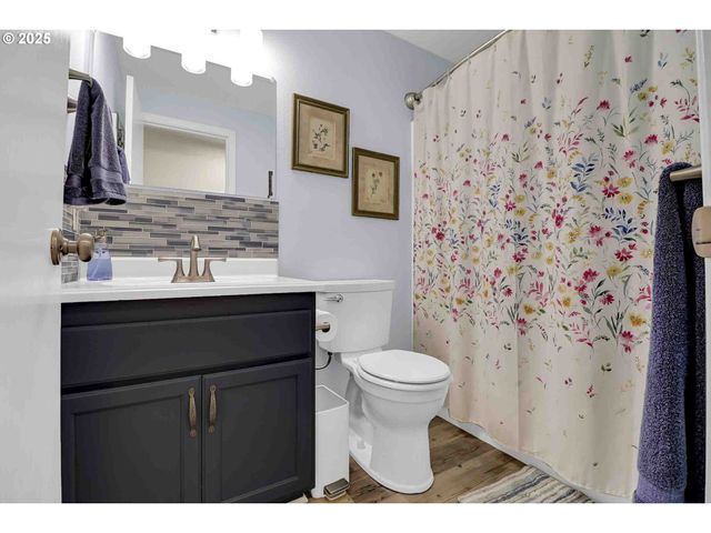 5986 ROMBAUER Rd, Eugene, OR 97402