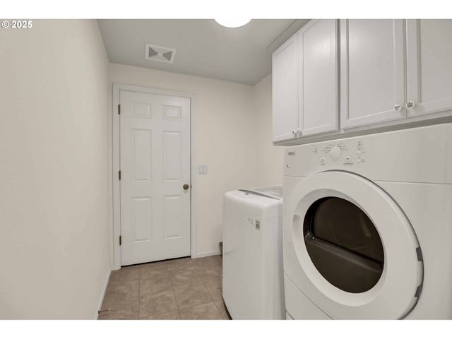 5986 ROMBAUER Rd, Eugene, OR 97402