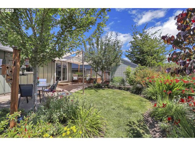 5986 ROMBAUER Rd, Eugene, OR 97402