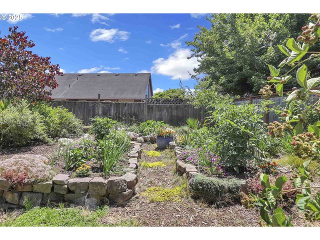 5986 ROMBAUER Rd, Eugene, OR 97402