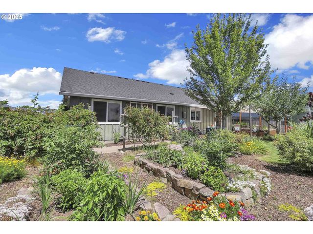 5986 ROMBAUER Rd, Eugene, OR 97402