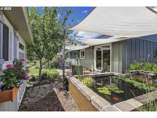 5986 ROMBAUER Rd, Eugene, OR 97402