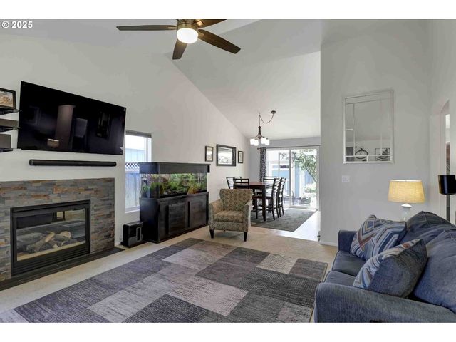 5986 ROMBAUER Rd, Eugene, OR 97402