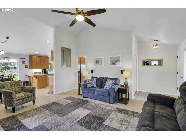 5986 ROMBAUER Rd, Eugene, OR 97402