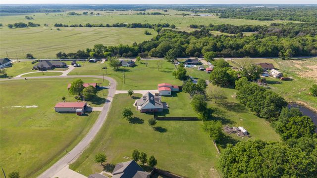 319 Whippoorwill Drive, Wills Point, TX 75169