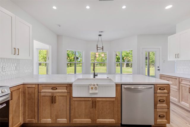319 Whippoorwill Drive, Wills Point, TX 75169