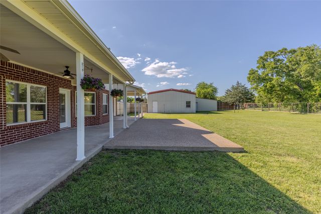319 Whippoorwill Drive, Wills Point, TX 75169
