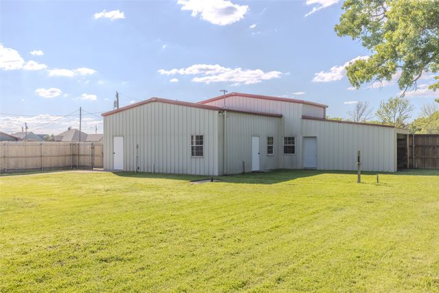 319 Whippoorwill Drive, Wills Point, TX 75169