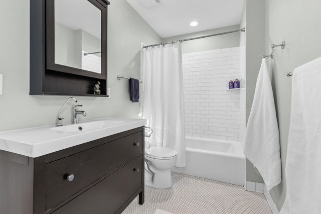 3605 Parkway Street, Deephaven, MN 55391