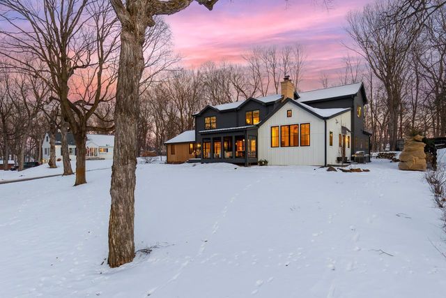 3605 Parkway Street, Deephaven, MN 55391