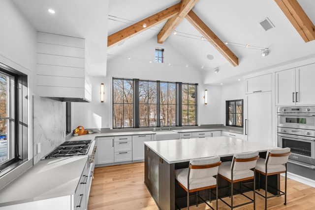 3605 Parkway Street, Deephaven, MN 55391