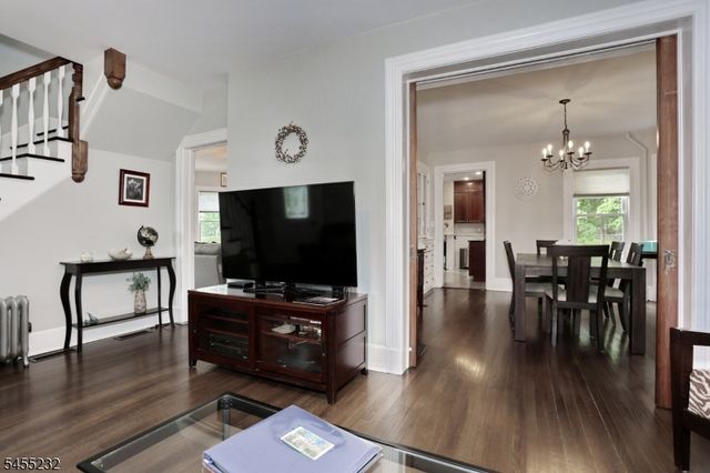 142 Wyckoff, Waldwick Boro, NJ 07463