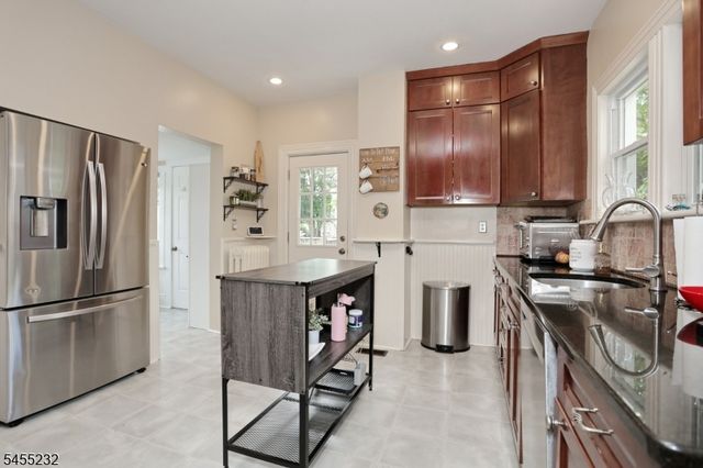 142 Wyckoff, Waldwick Boro, NJ 07463