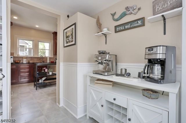 142 Wyckoff, Waldwick Boro, NJ 07463