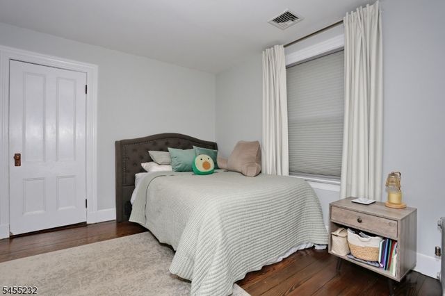 142 Wyckoff, Waldwick Boro, NJ 07463