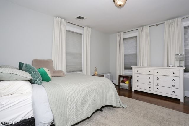142 Wyckoff, Waldwick Boro, NJ 07463