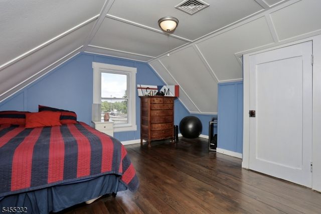 142 Wyckoff, Waldwick Boro, NJ 07463
