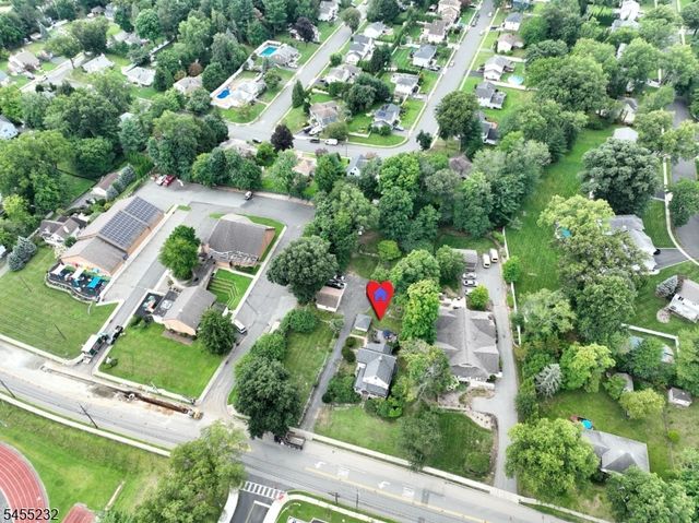 142 Wyckoff, Waldwick Boro, NJ 07463