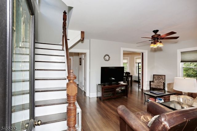 142 Wyckoff, Waldwick Boro, NJ 07463