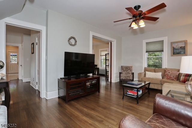 142 Wyckoff, Waldwick Boro, NJ 07463