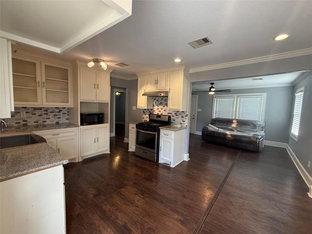 1321 Taylor Avenue, Pasadena, TX 77506