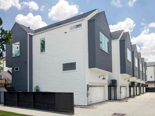 1218 W 24th Street F, Houston, TX 77008