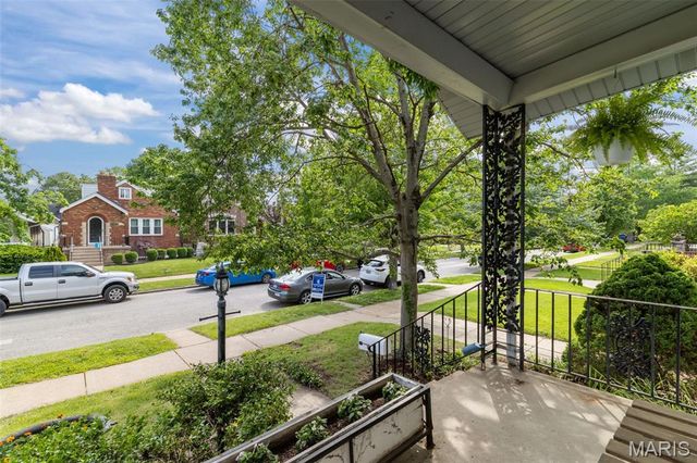 5627 Nottingham Avenue, St Louis, MO 63109