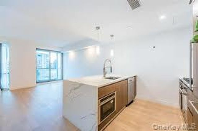 133-27 39th Avenue 10A, Flushing, NY 11354