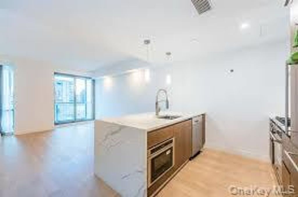 133-27 39th Avenue 10A, Flushing, NY 11354 — photo 3