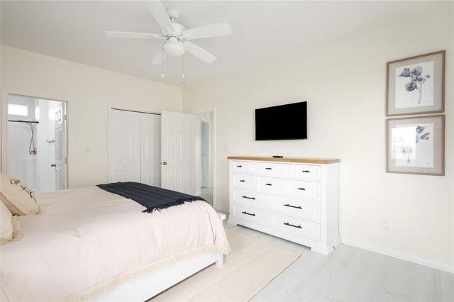 963 James Road, Gilchrist, TX 77617
