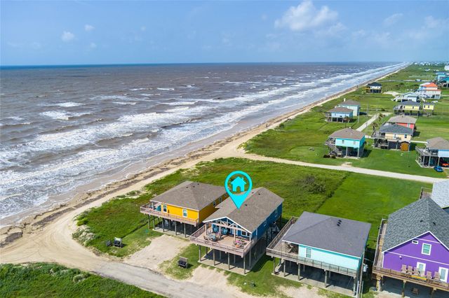 963 James Road, Gilchrist, TX 77617