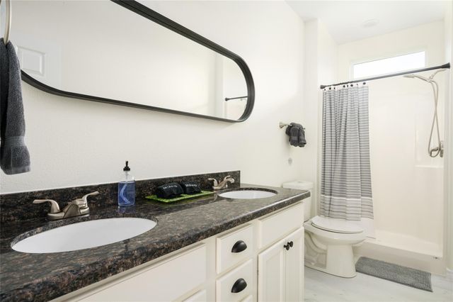 963 James Road, Gilchrist, TX 77617