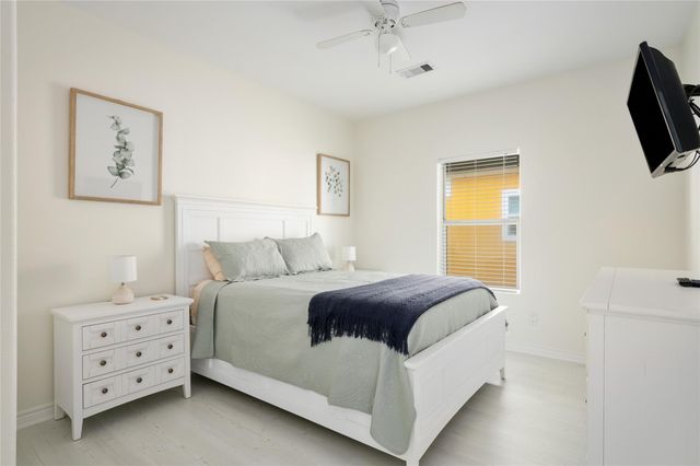 963 James Road, Gilchrist, TX 77617