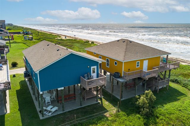 963 James Road, Gilchrist, TX 77617