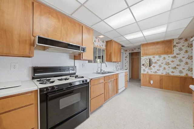 45 El Capitan Drive, Chula Vista, CA 91911