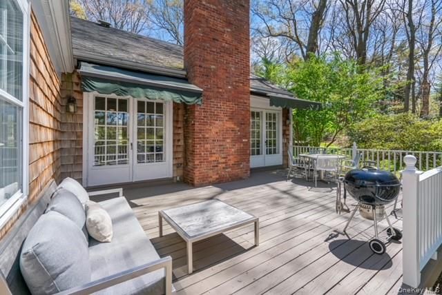 60 Shutter Lane, Oyster Bay Cove, NY 11771