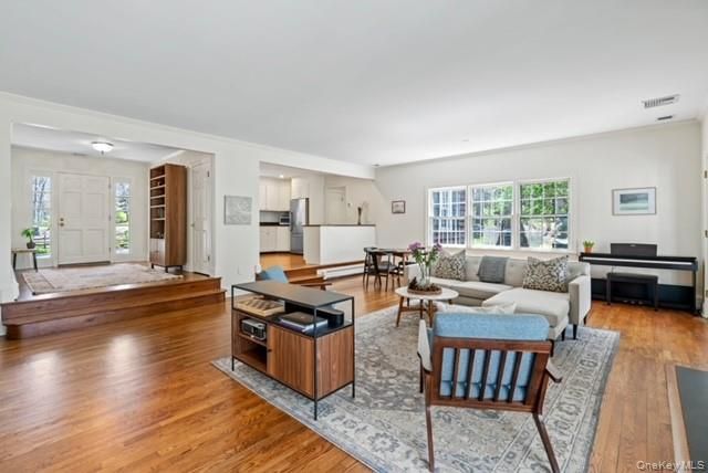 60 Shutter Lane, Oyster Bay Cove, NY 11771