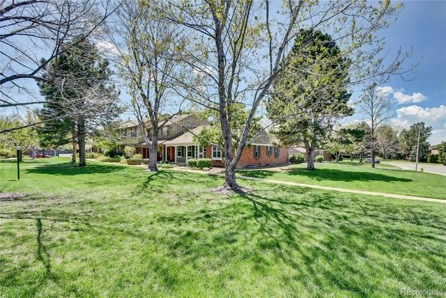 8661 E Amherst Drive F, Denver, CO 80231