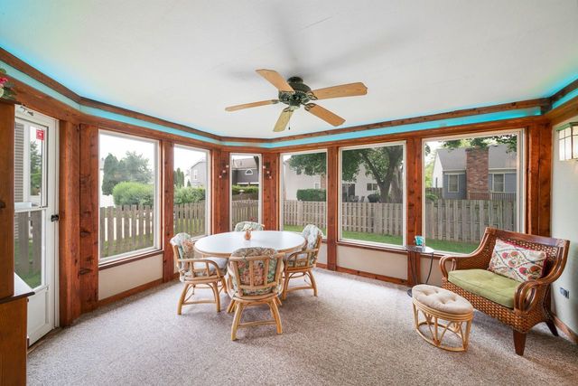 1170 Green Knolls Drive, Buffalo Grove, IL 60089