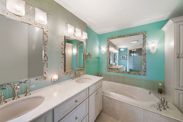 1170 Green Knolls Drive, Buffalo Grove, IL 60089