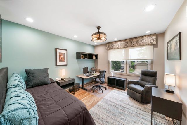 1170 Green Knolls Drive, Buffalo Grove, IL 60089