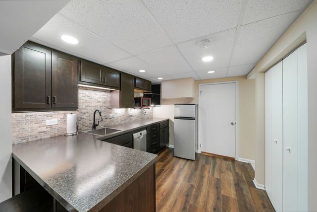 1170 Green Knolls Drive, Buffalo Grove, IL 60089