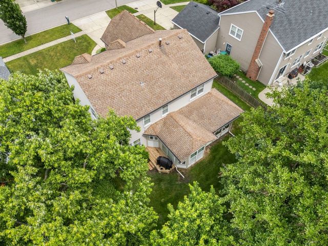 1170 Green Knolls Drive, Buffalo Grove, IL 60089