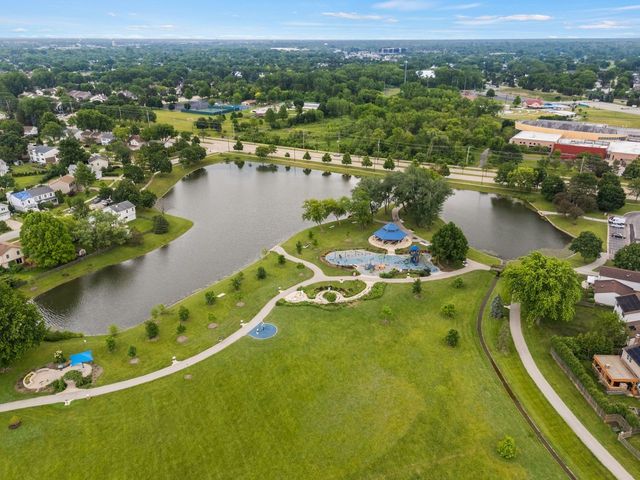 1170 Green Knolls Drive, Buffalo Grove, IL 60089