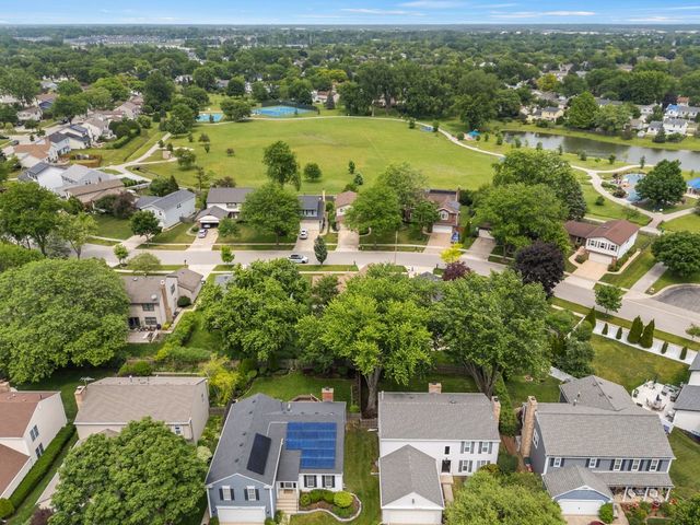 1170 Green Knolls Drive, Buffalo Grove, IL 60089