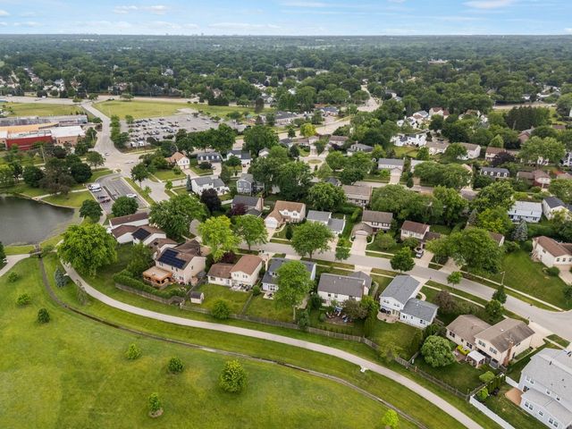 1170 Green Knolls Drive, Buffalo Grove, IL 60089