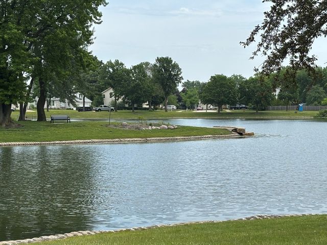 1170 Green Knolls Drive, Buffalo Grove, IL 60089