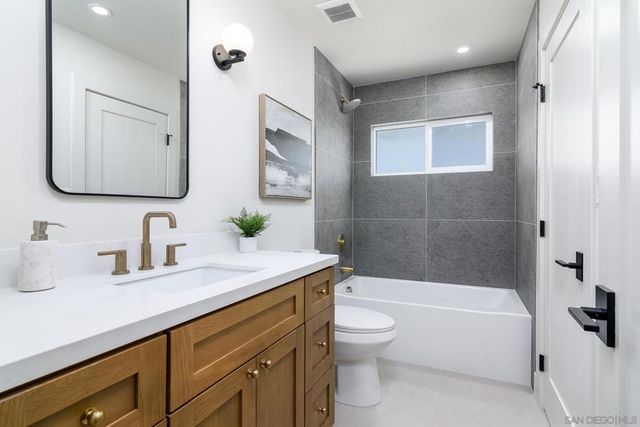 6946 Everglades Ave, San Diego, CA 92119