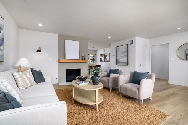 6946 Everglades Ave, San Diego, CA 92119